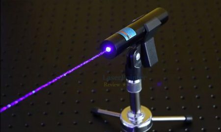 Burning laser pointer reviews from LuckLaser